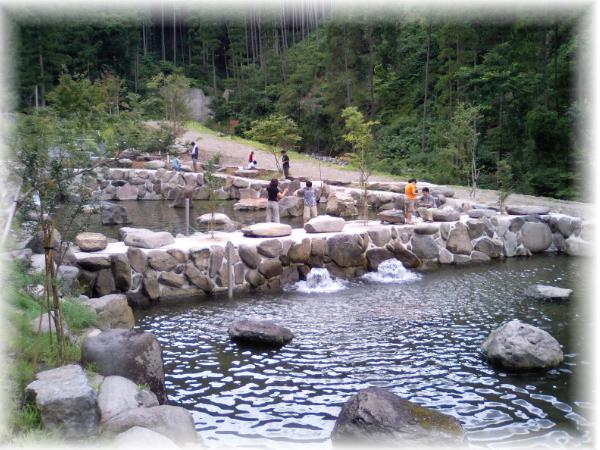 やまめ釣堀